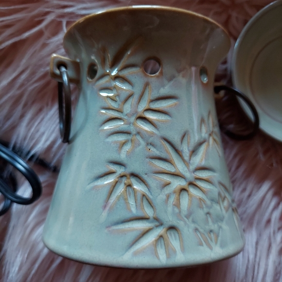 Scentsy Bamboo Tali Wax Warmer - Picture 2 of 4
